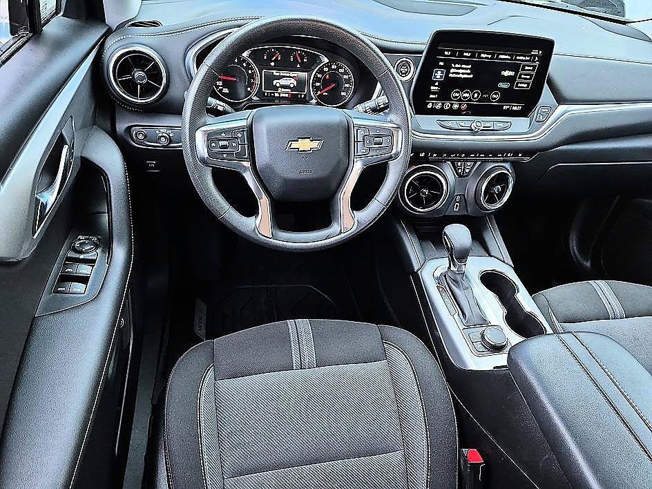 Used 2024 Sterling Gray Metallic Chevrolet LT image 28