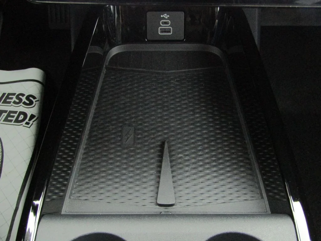 Used 2025 Star White Ford Premium image 29