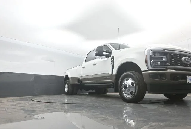 New 2026 Star White Metallic Tri-Coat Ford F-350® King Ranch® image 35