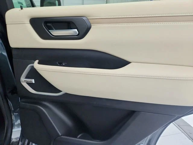 New 2026 White Nissan Platinum Reserve image 43