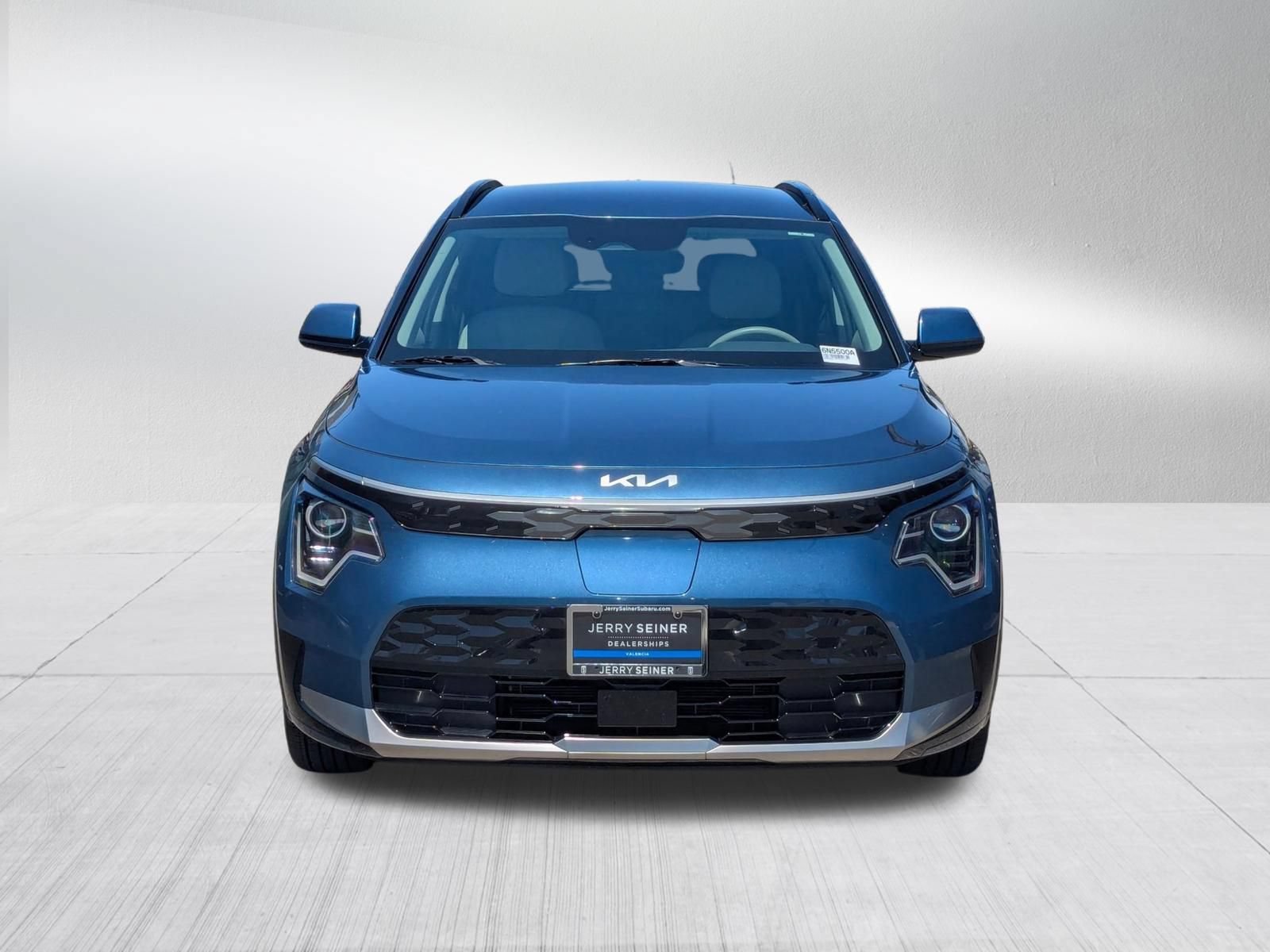 Used 2023 Mineral Blue Kia Wind image 8
