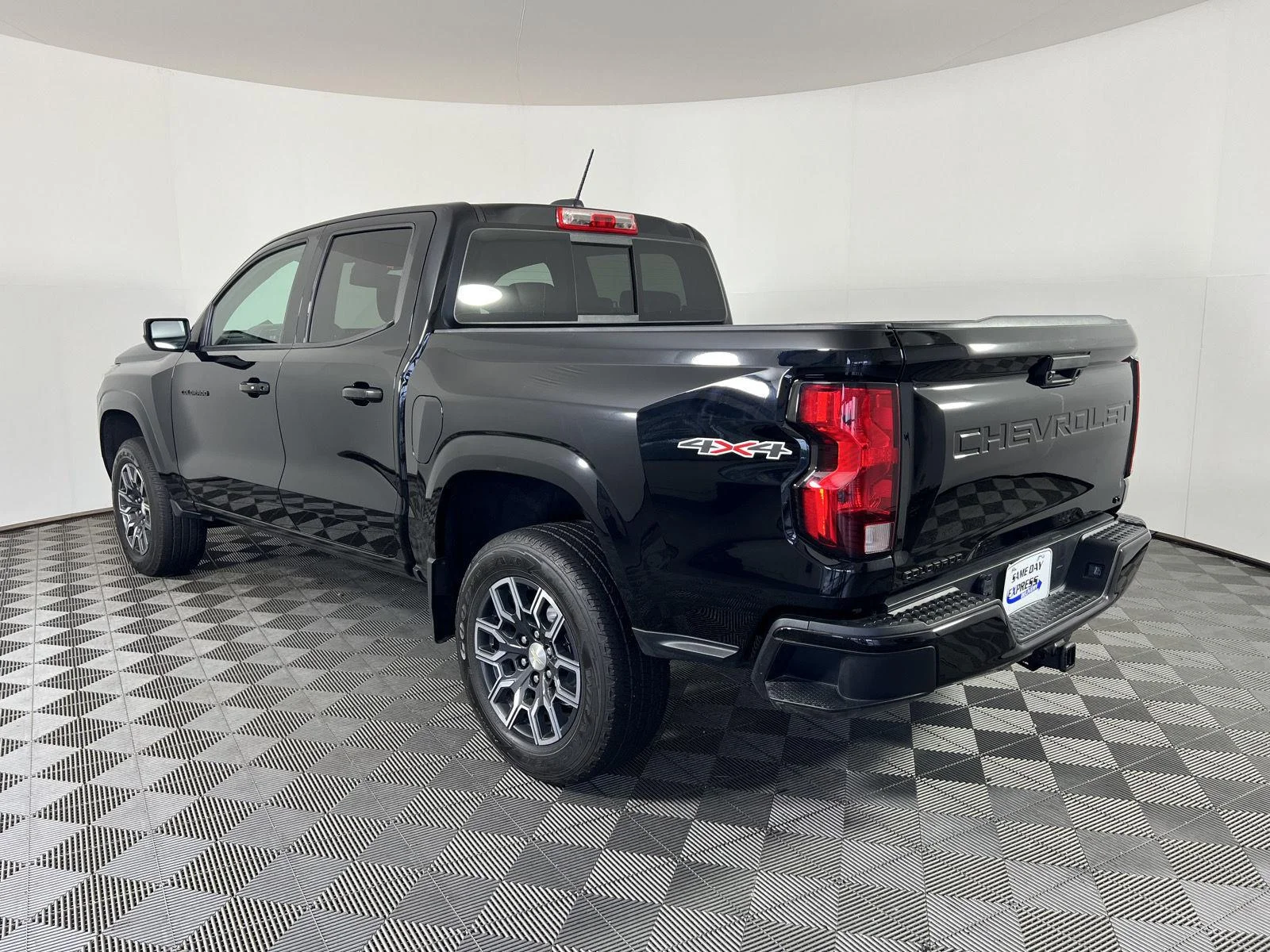 Used 2023 BLACK Chevrolet 4WD LT image 26