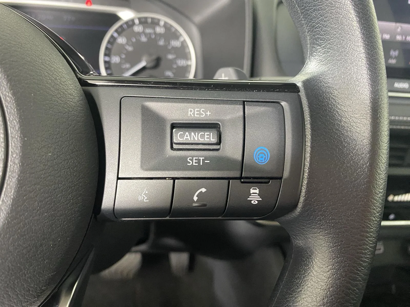 Used 2023 Pearl White Tricoat Nissan SV image 15