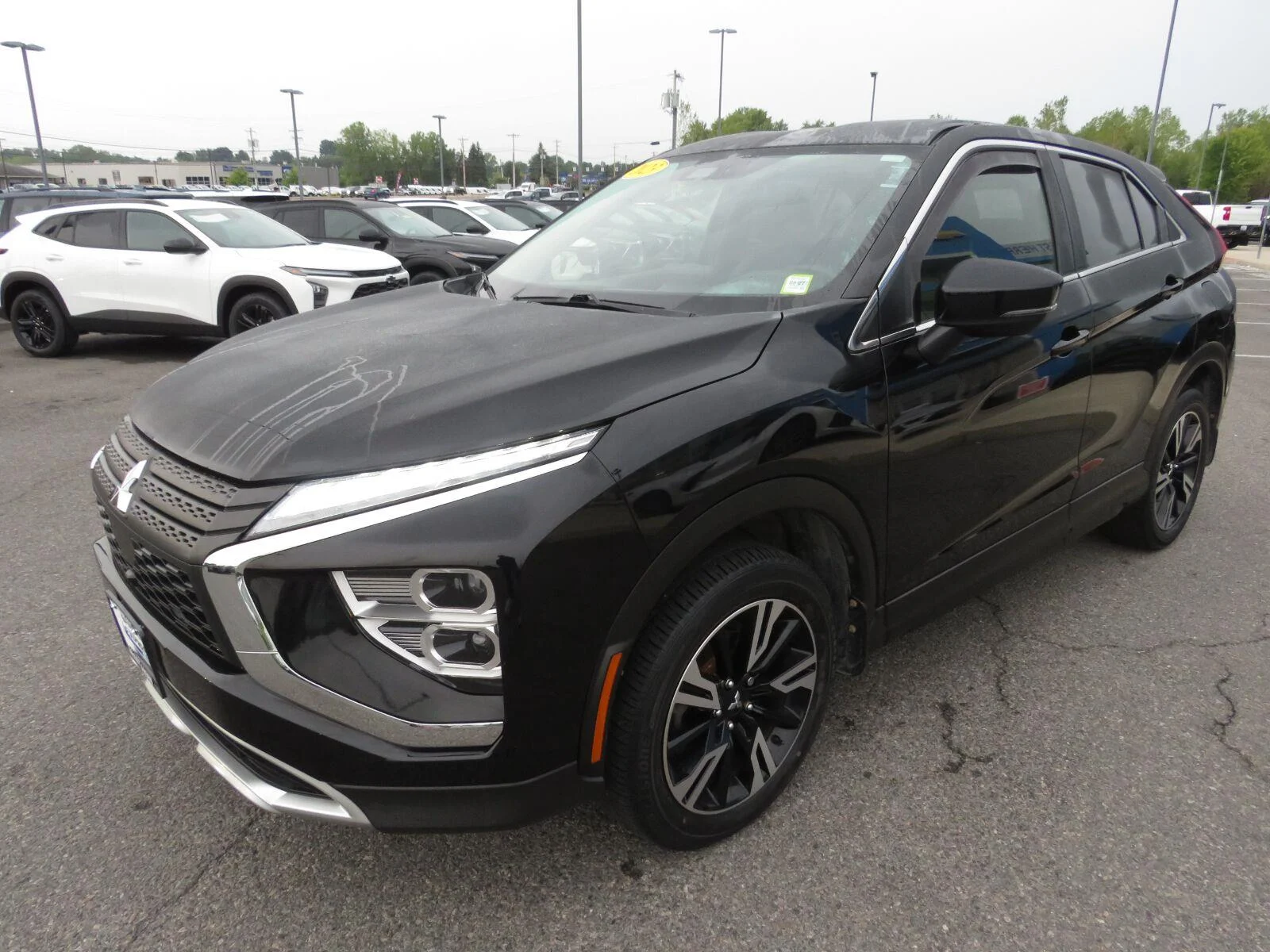 Used 2023 Black Mitsubishi SE image 11