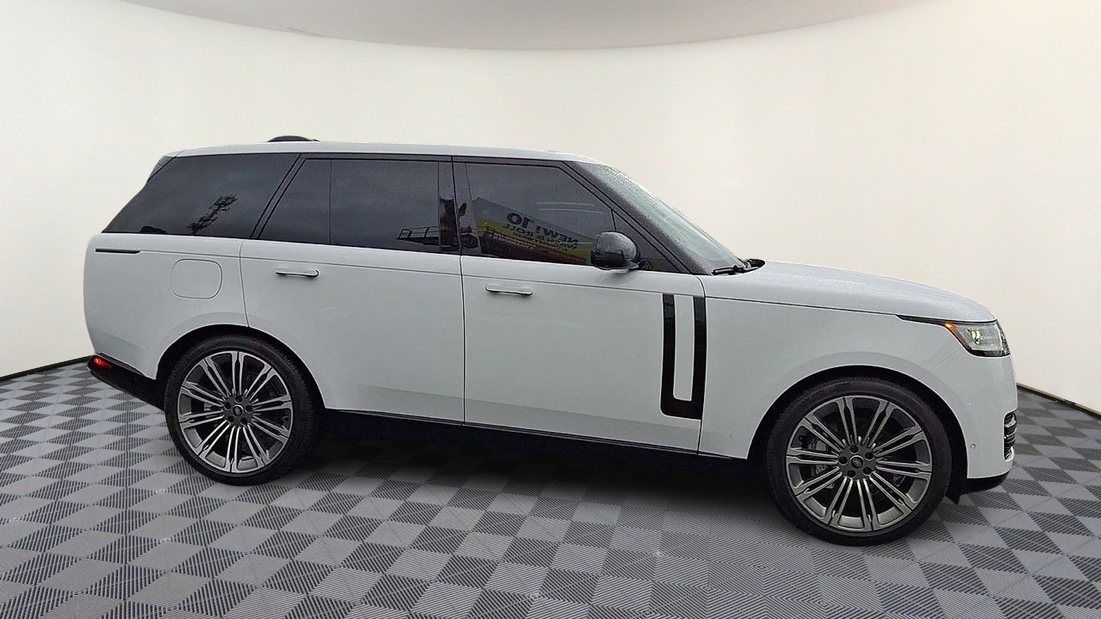 Certified Used 2025 Fuji White - 1AA Land Rover P400 SE image 9