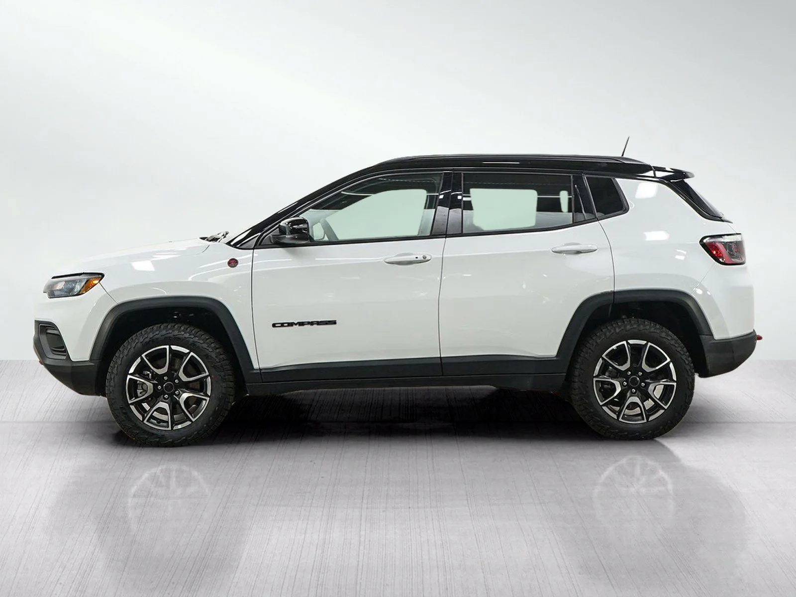 Used 2025 Jeep Compass Trailhawk with VIN 3C4NJDDN1ST559028 for sale in Burnsville, Minnesota