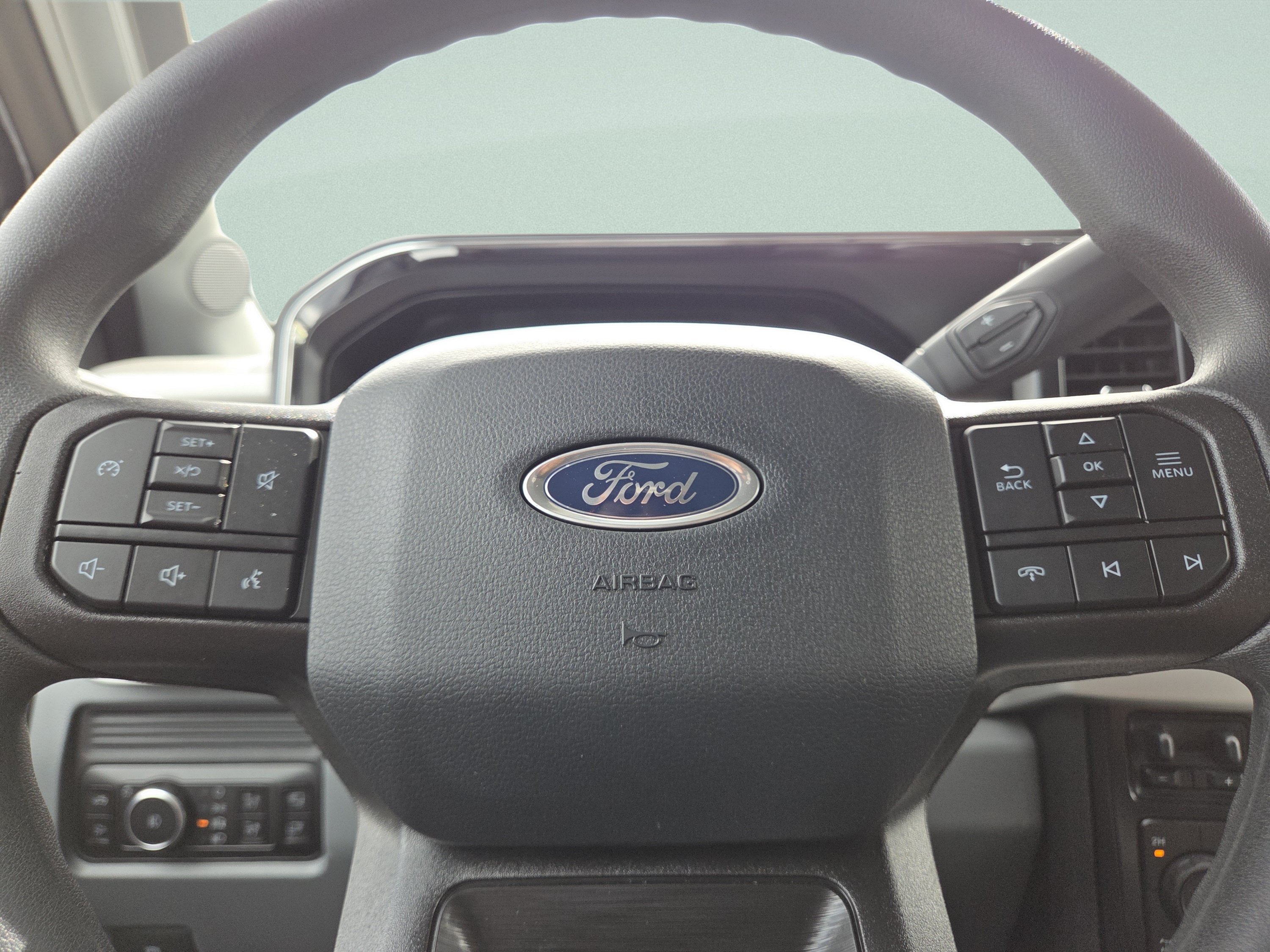 New 2026 Oxford White Ford XLT image 34