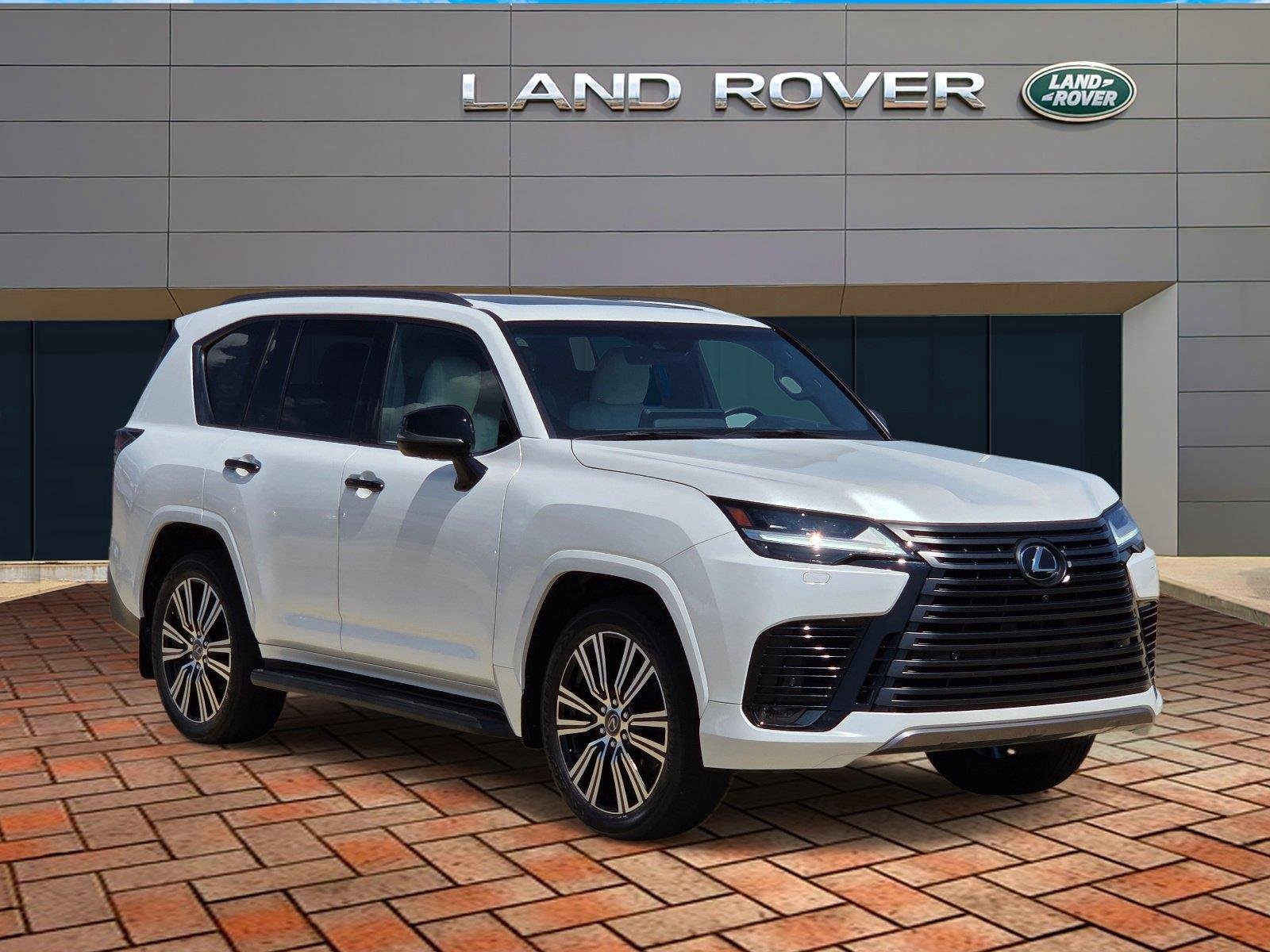 Used 2023 Eminent White Pearl Lexus LX 600 Luxury image 3