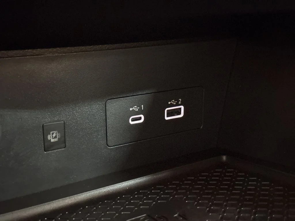 Used 2025 Gun Metallic Nissan SL image 34