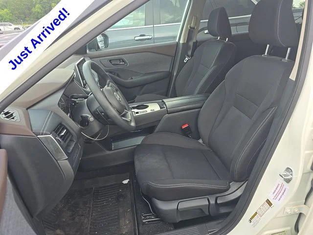 Used 2023 White Nissan S image 5