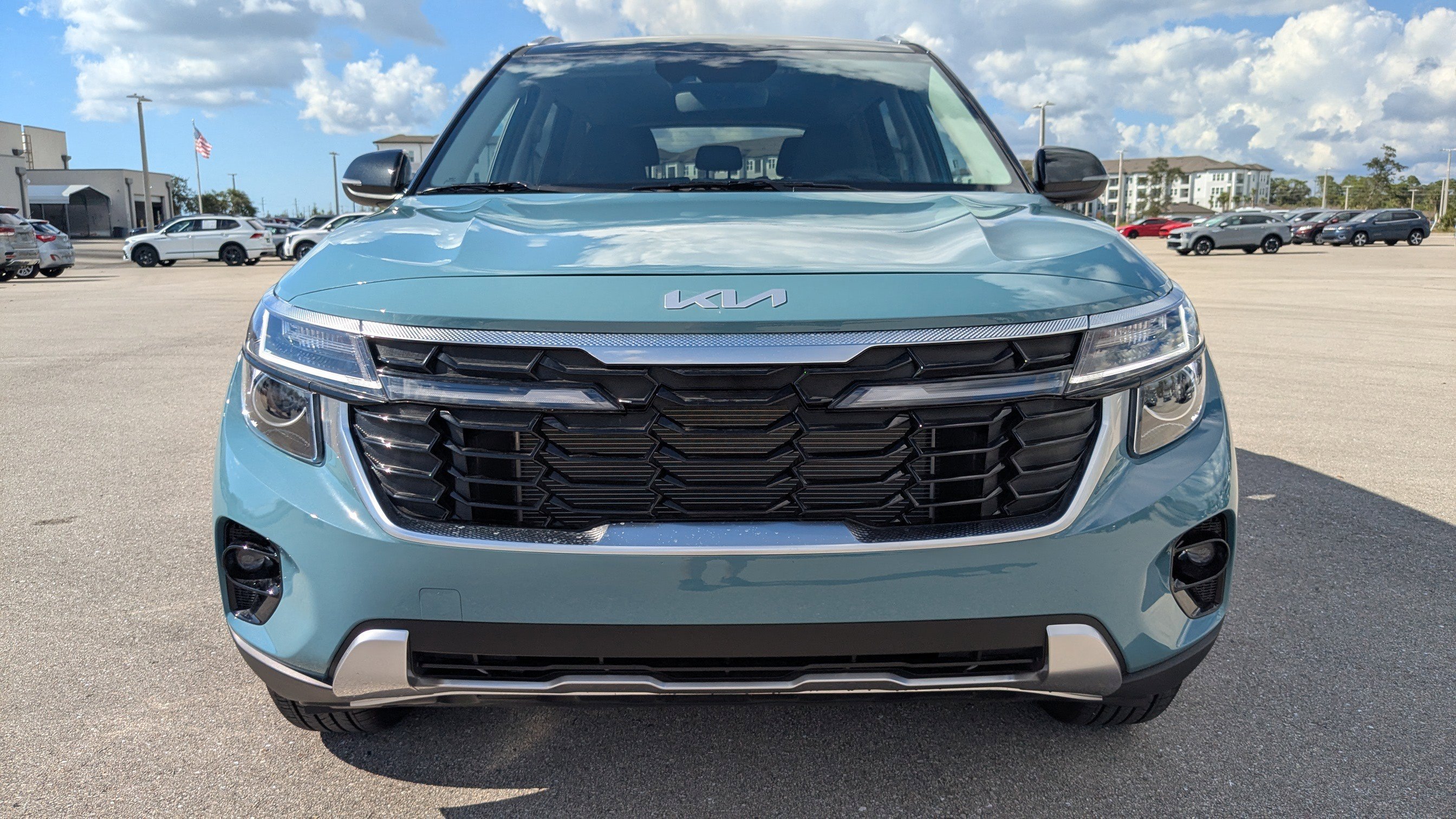 New 2026 Pluton Blue / Black Roof Kia S image 3