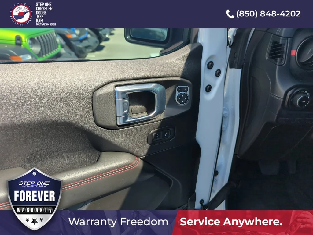 Used 2025 White Jeep Rubicon X image 18