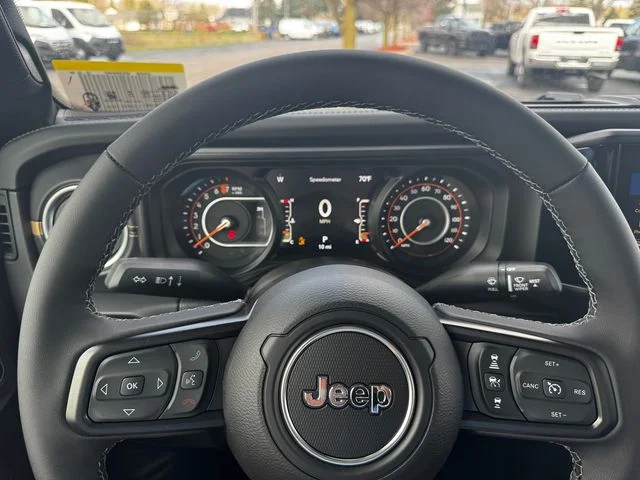 New 2026 Black Clear-Coat Exterior Paint Jeep Sahara image 22