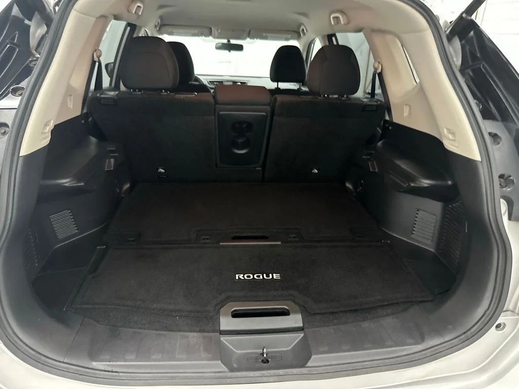 Used 2018 Silver Nissan SV image 26