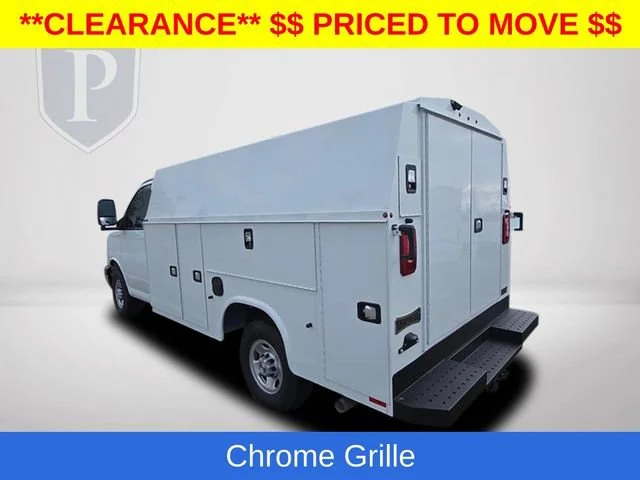 New 2025 Summit White Chevrolet 1WT image 10