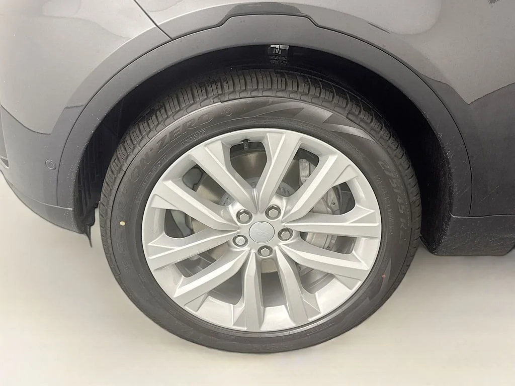 New 2026 Carpathian Grey Land Rover S image 31