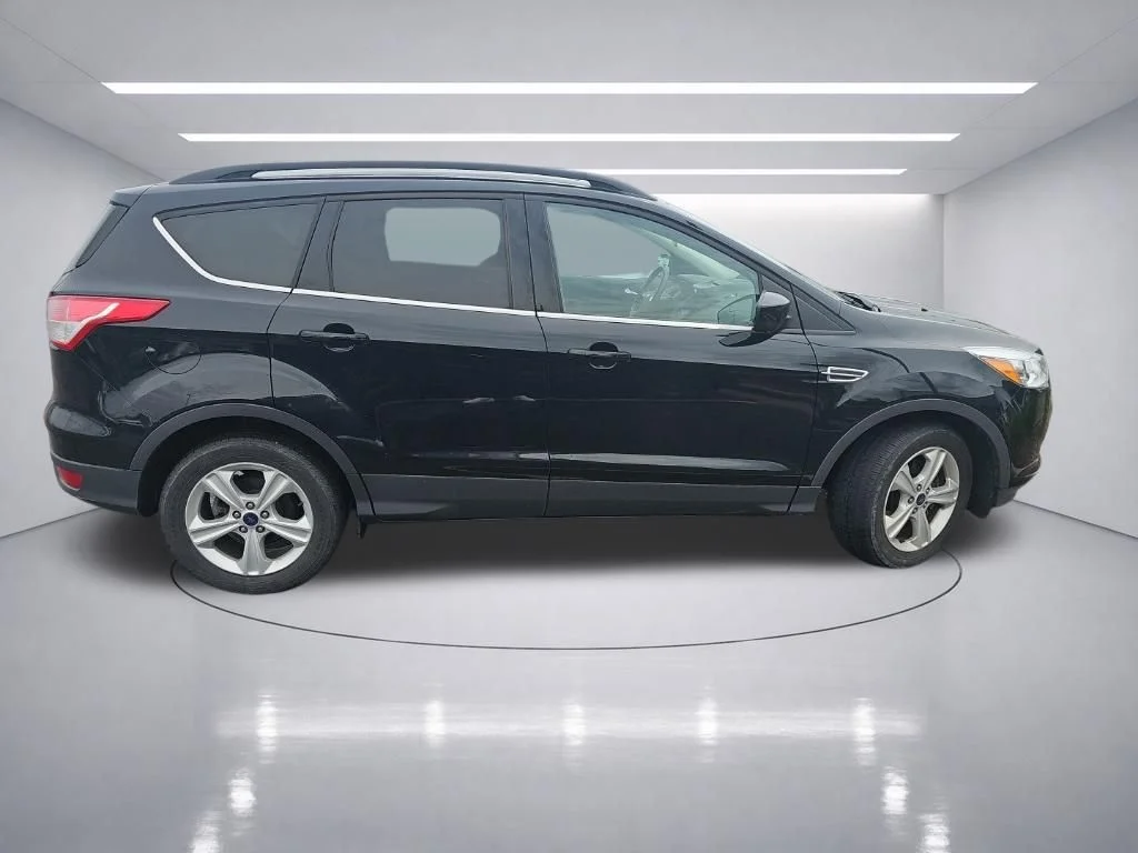 Used 2016 Shadow Black Ford SE image 12