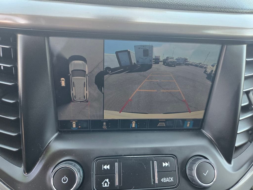 Used 2023 White GMC AT4 image 17
