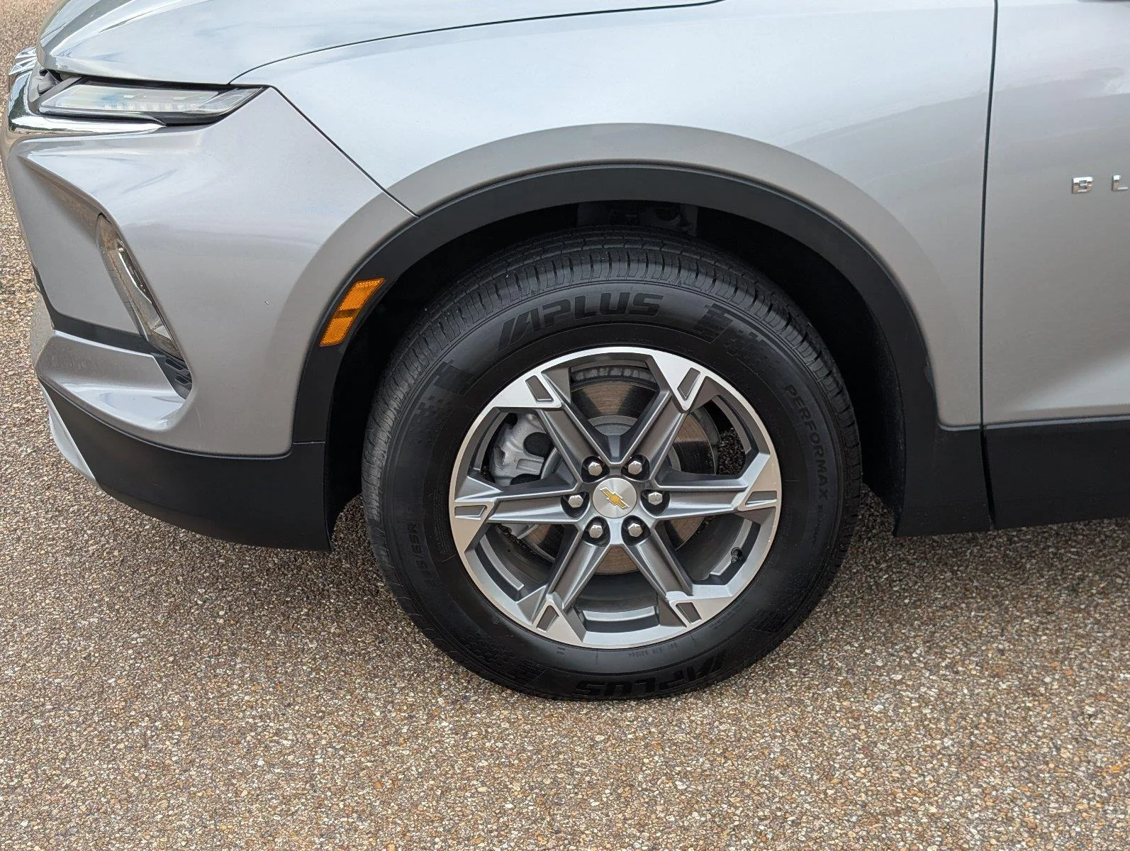 Used 2023 STERLING GRAY METALLIC Chevrolet LT image 10