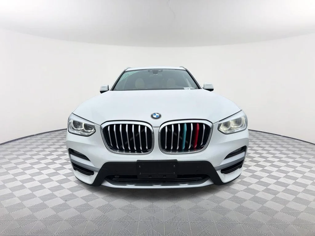 Used 2021 White BMW sDrive30i image 2