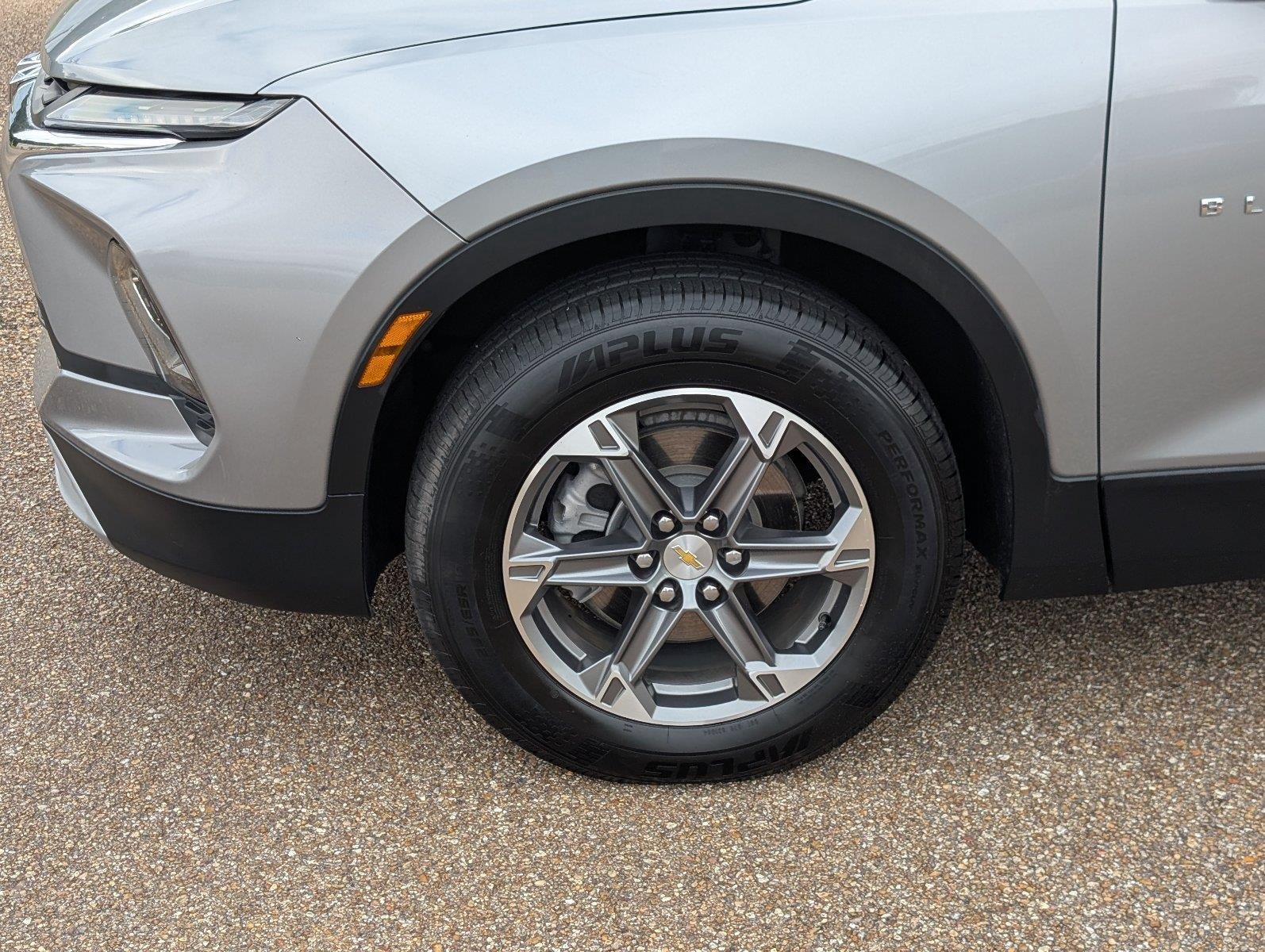 Used 2023 STERLING GRAY METALLIC Chevrolet LT image 10
