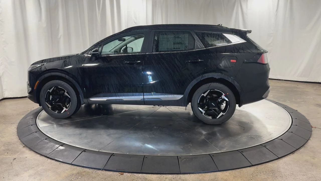 New 2026 Fusion Black Kia EX image 6