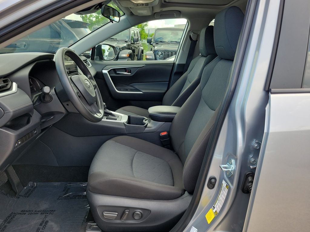 Used 2025 Silver Toyota XLE image 15