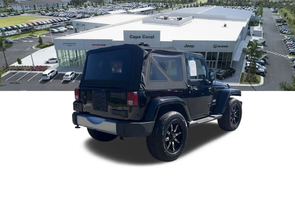 Used 2015 Black Jeep Sahara image 8