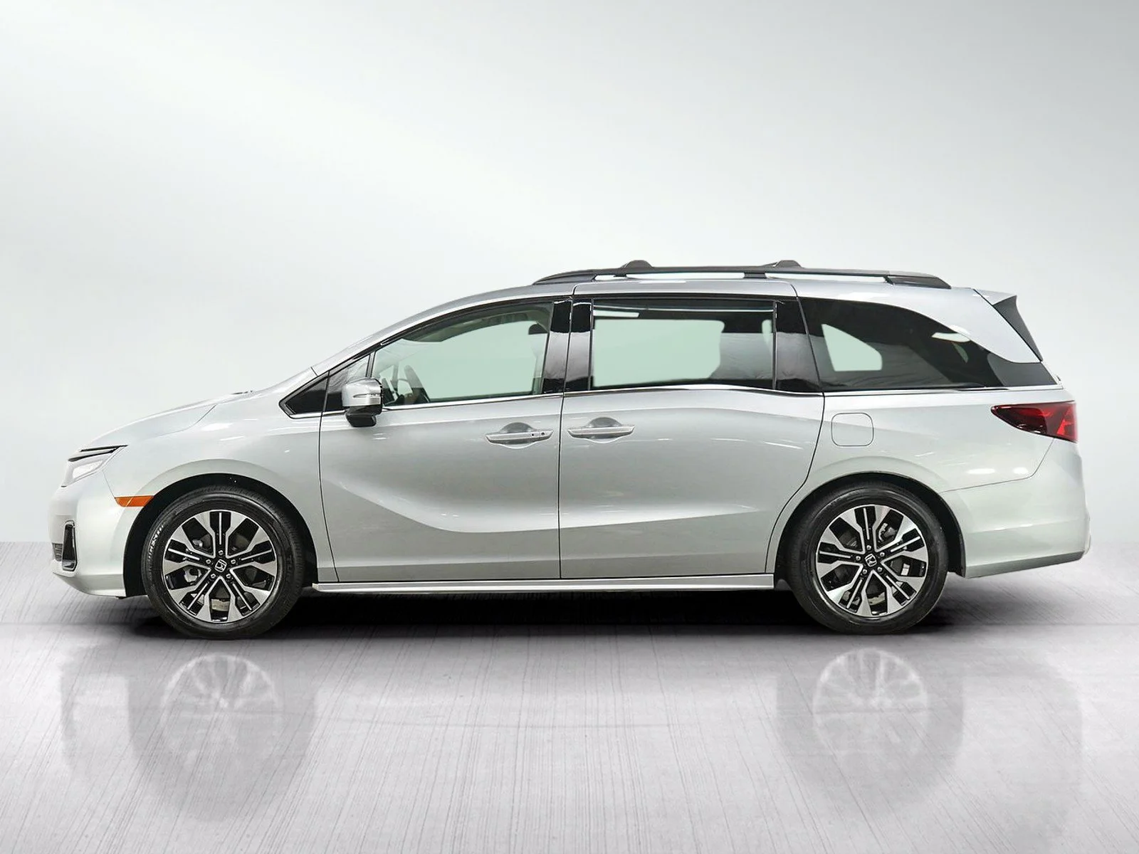 Used 2026 Honda Odyssey Elite with VIN 5FNRL6H94TB021279 for sale in Burnsville, Minnesota