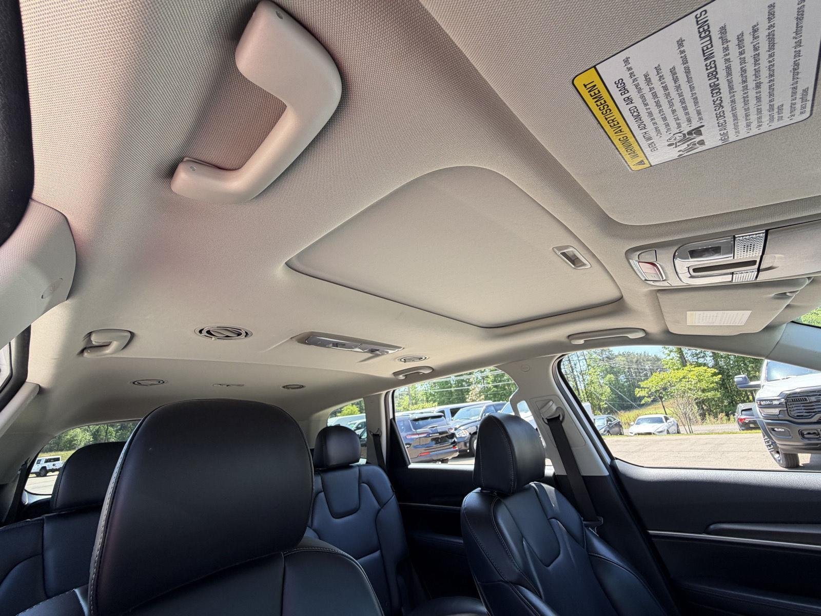 Used 2025 Glacial White Pearl Kia S image 22