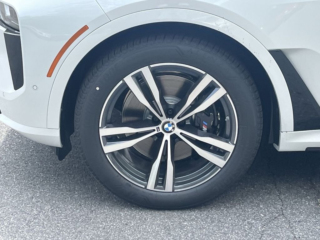New 2027 White Metallic BMW xDrive40i image 10
