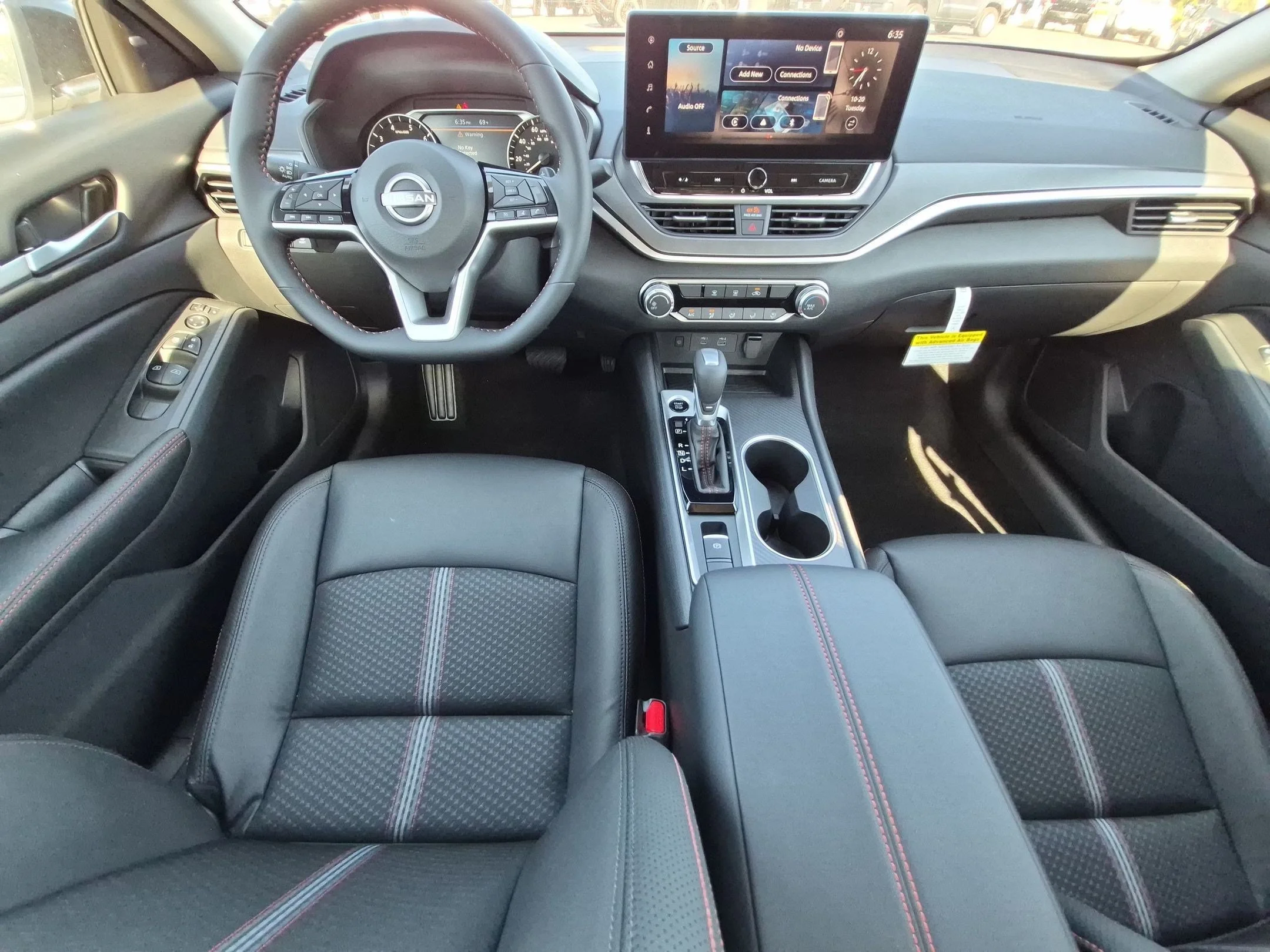 New 2026 Pearl White TriCoat / Super Black Two-tone Nissan SR image 24
