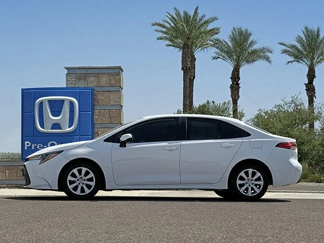 Used 2023 Ice Cap Toyota LE image 7