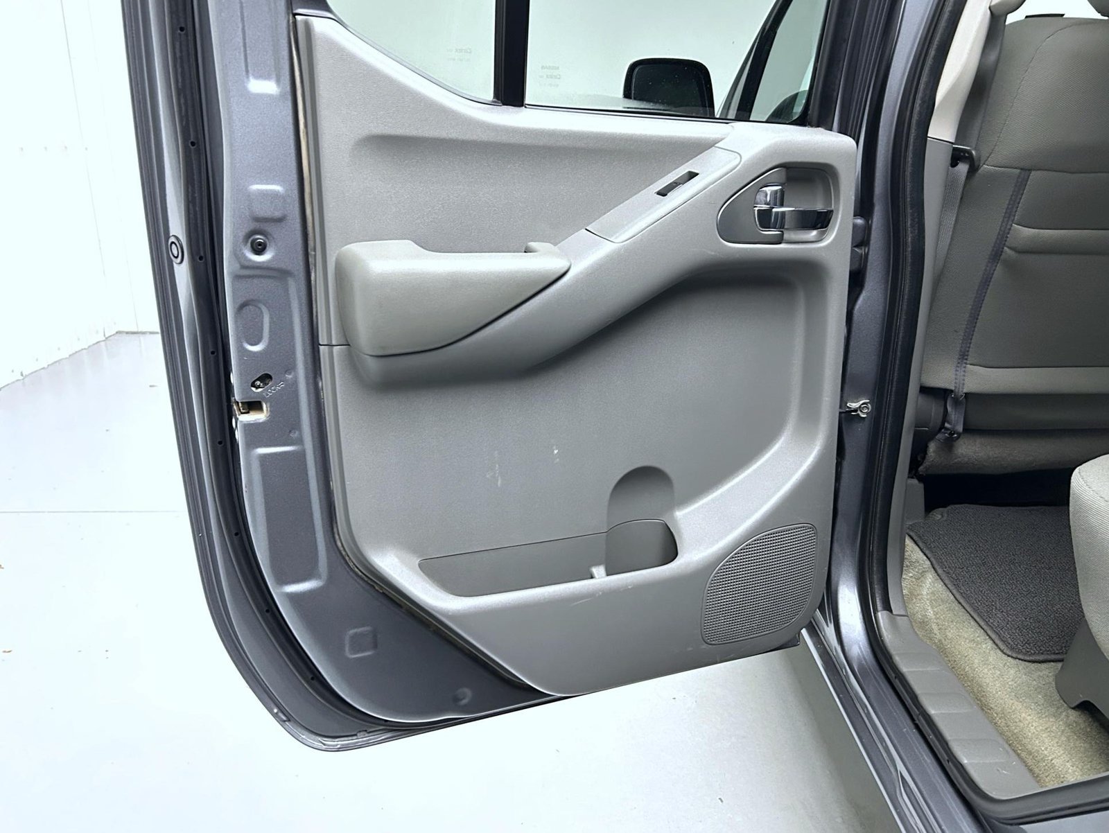 Used 2018 Gray Nissan SV image 19