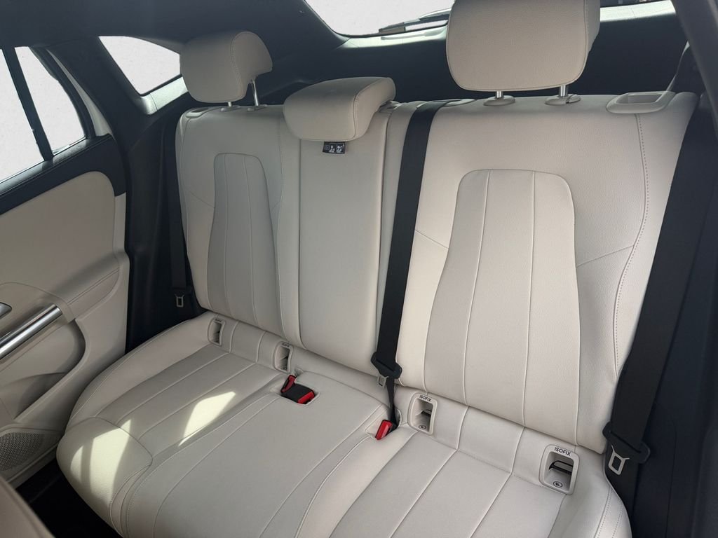 Used 2025 Polar White Mercedes-Benz GLA 250 image 13