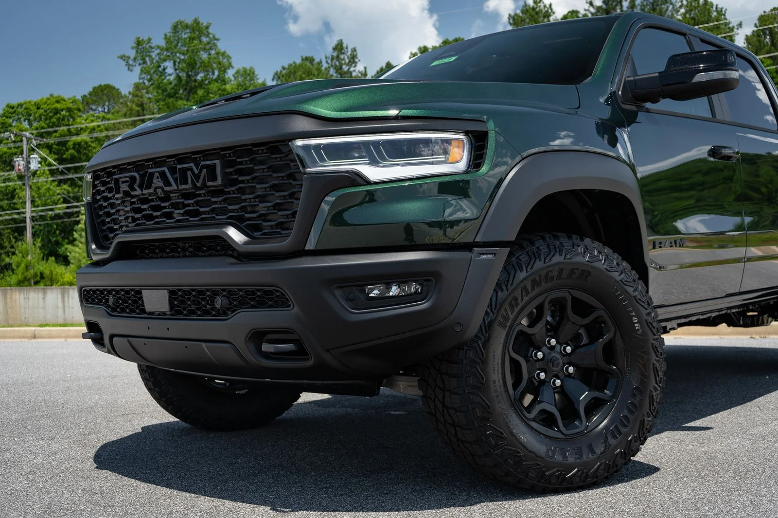 New 2026 Serrano-Green Metallic Exterior Paint RAM RHO image 6