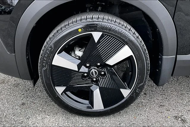 New 2026 Super Black Nissan SR image 10