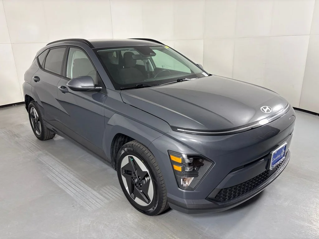 Used 2024 Gray Hyundai SEL image 2