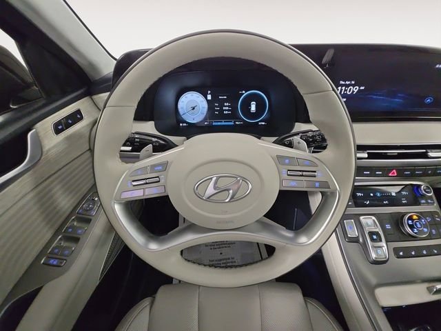 Used 2025 Red Hyundai Calligraphy image 12