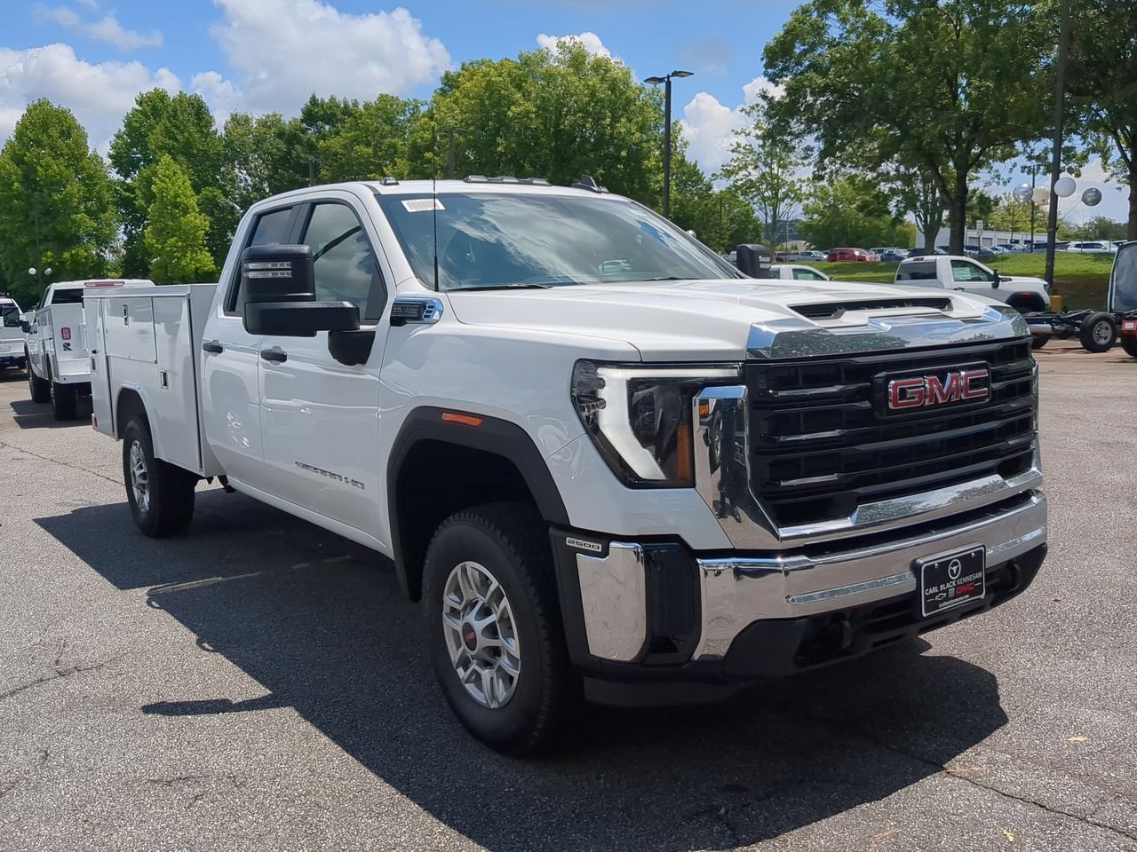 New 2026 Summit White GMC Pro image 2