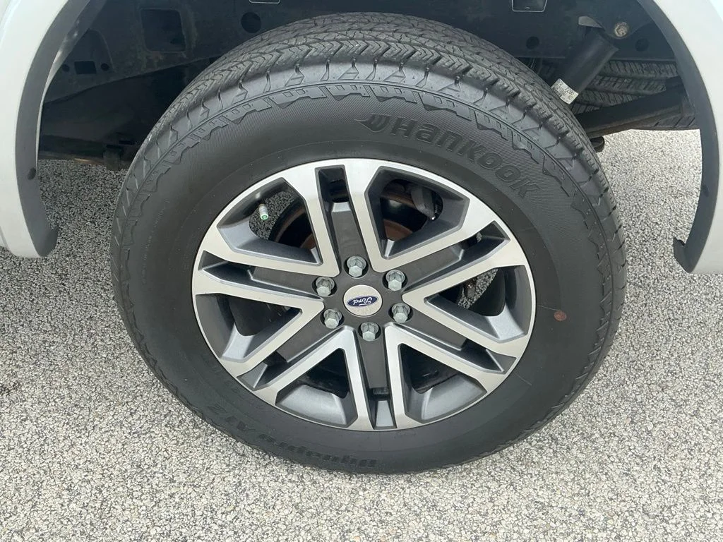 Used 2020 Silver Ford XLT image 31