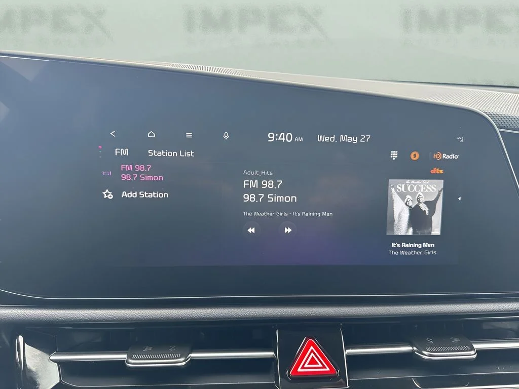 Used 2025 Gray Kia Wind image 17