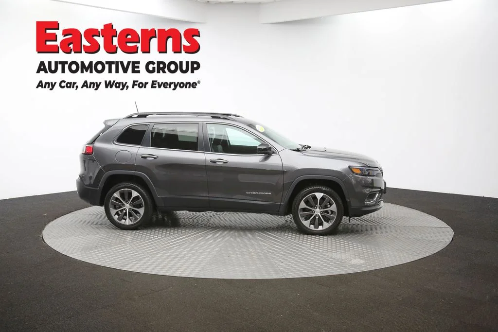 Used 2022 Gray Jeep Limited image 46