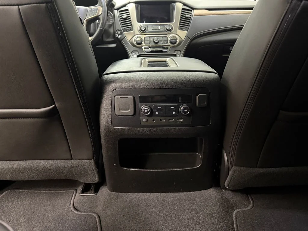Used 2019 White Frost Tricoat GMC Denali image 30