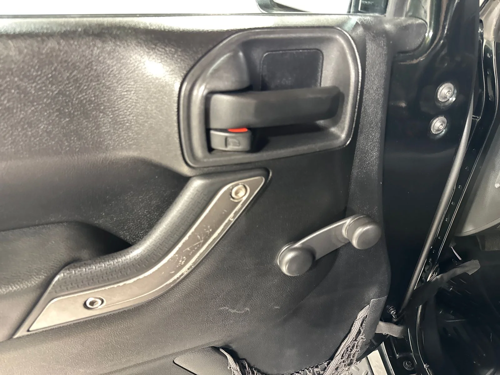 Used 2012 Black / Forest Green Jeep Sport image 16