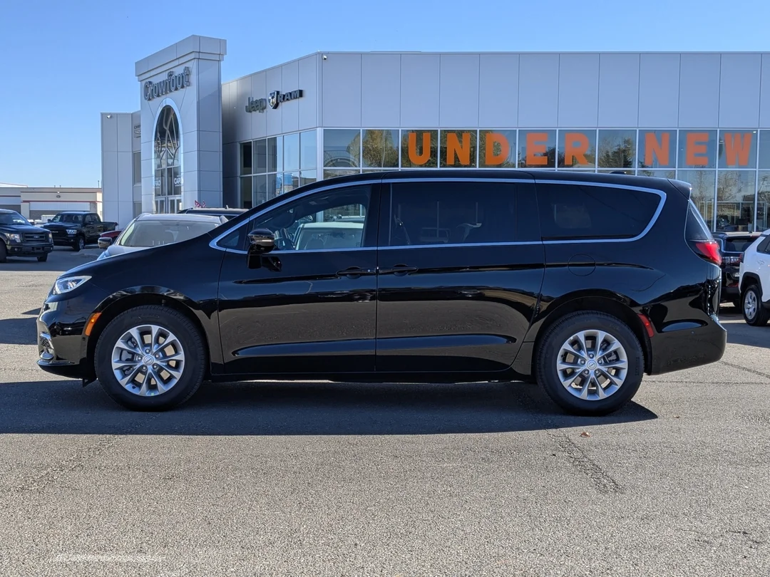 New 2026 Black Chrysler Select - - AWD - Rear DVD - 360 Degree Camera - Power Sliding Doors & More! image 5