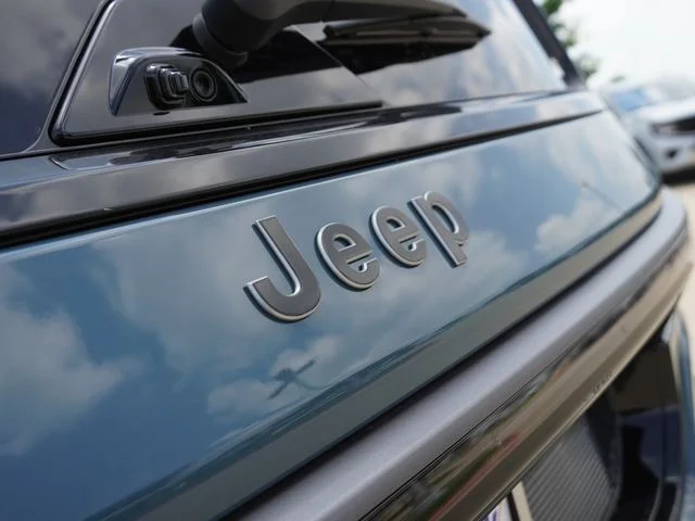 New 2026 Steel Blue Exterior Paint Jeep Summit Obsidian image 12