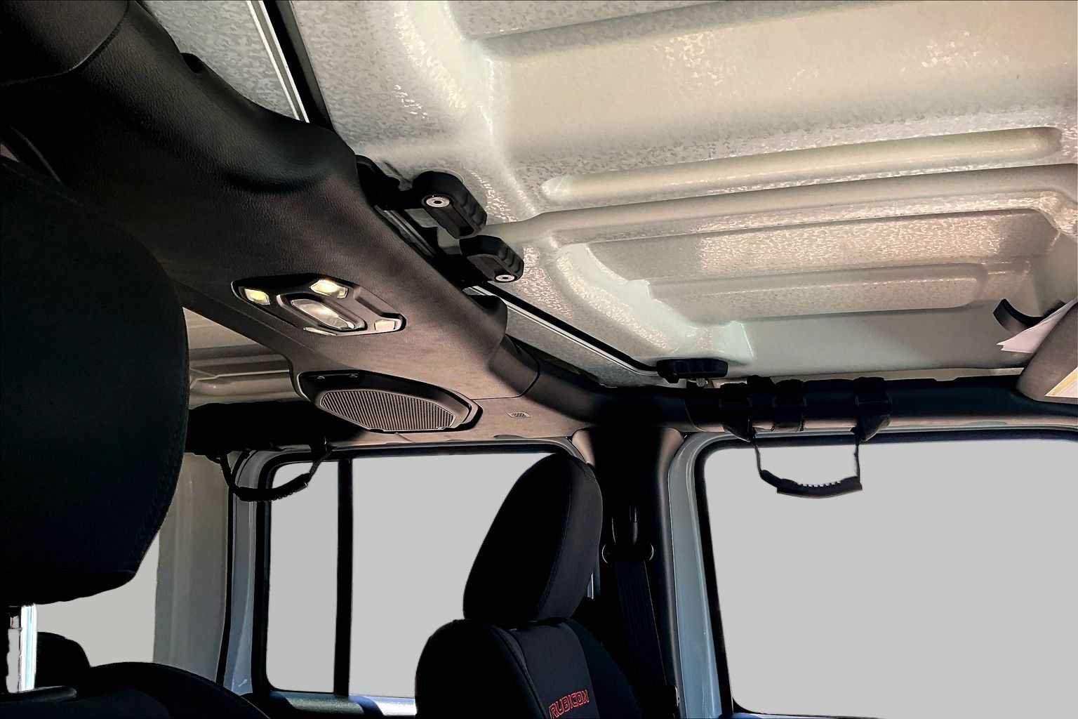 Used 2021 Bright White Clearcoat Jeep Unlimited Rubicon image 10