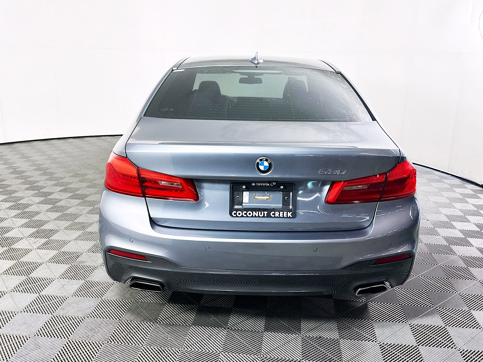 2017 BMW 5 thumbnail 7