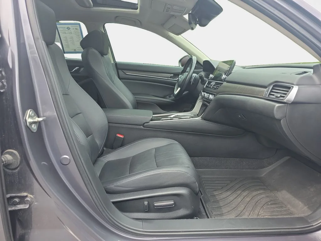 2021 Honda Accord Touring - Photo 19